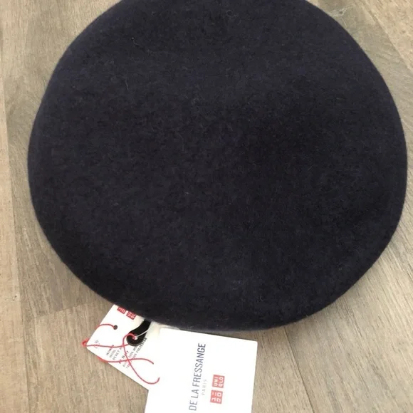 Uniqlo Navy Wool Beret Hat - Picture 2 of 7